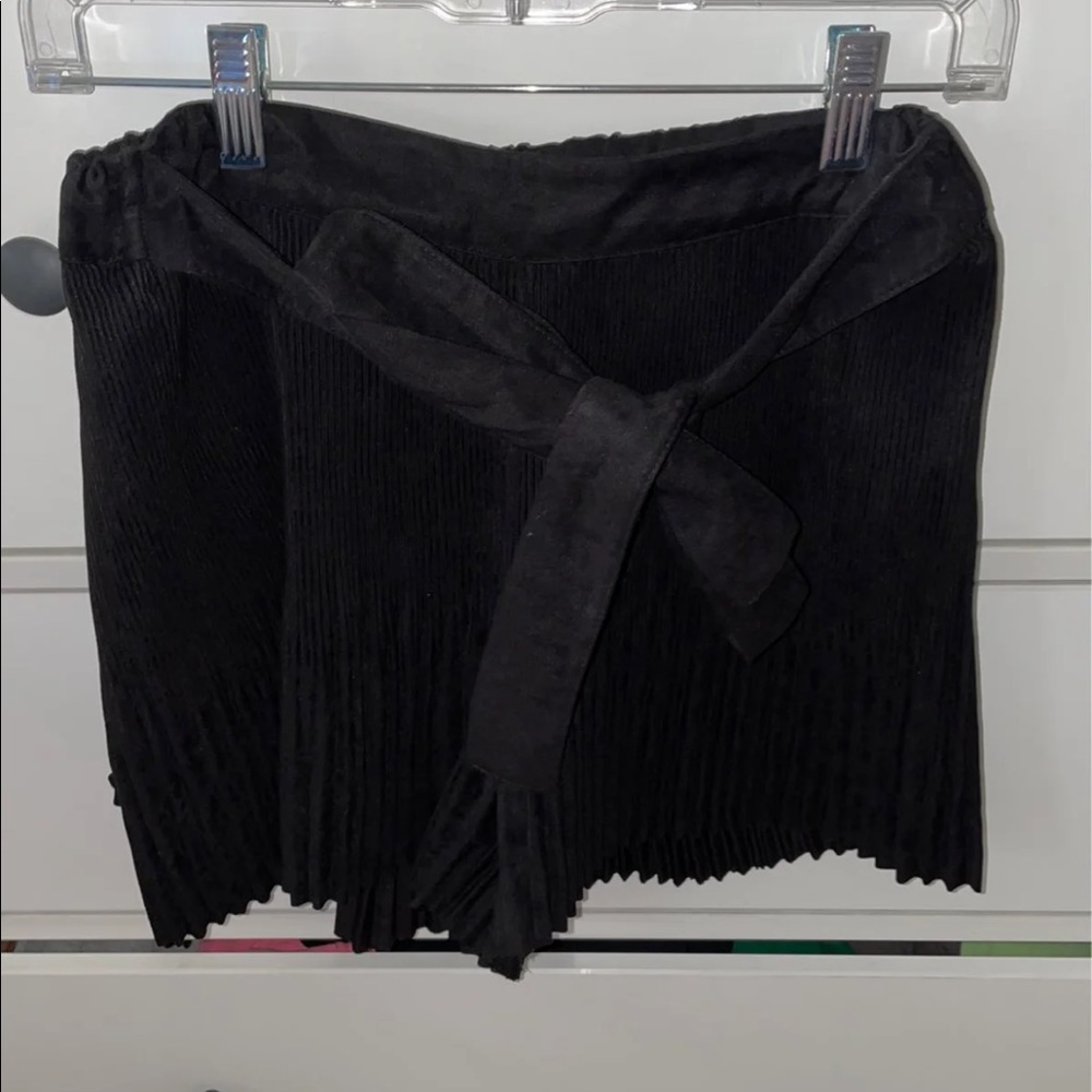 NWT Zara pull on shorts